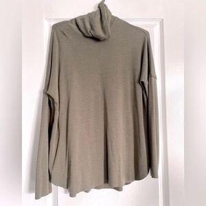 Kit and Ace Olive Long Sleeve Tee